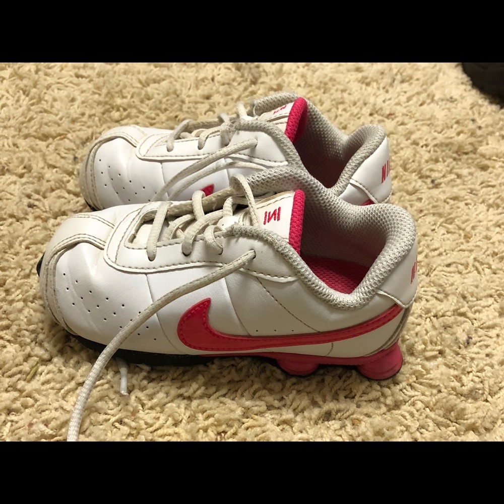 Nike tennis shoes